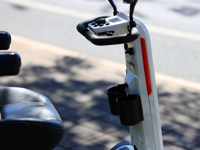 和美德SW1200中大型老年人智能电动代步车