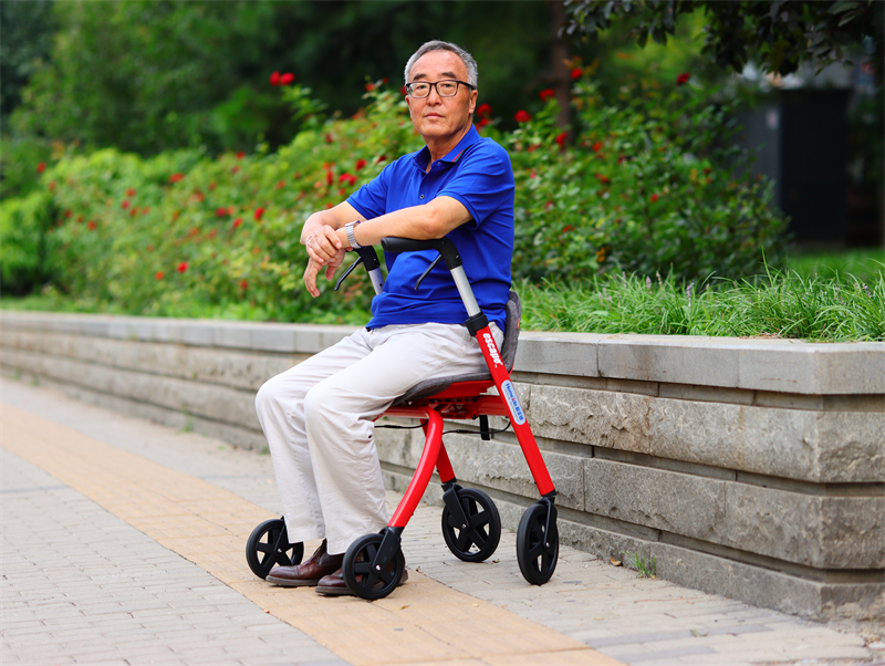和美德多功能老年人助行车