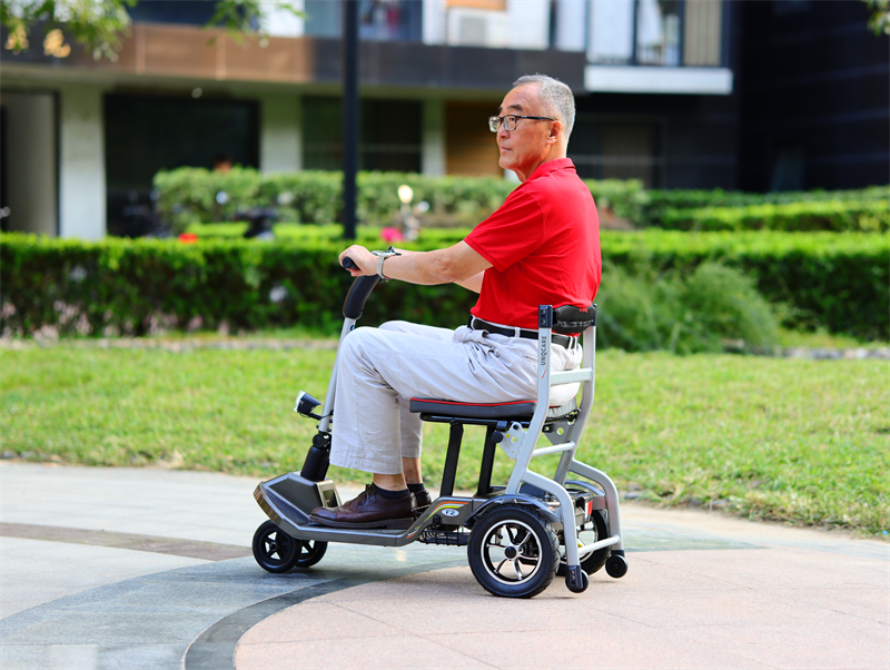 和美德f2d可折叠轻便型智能老年人电动代步车特点:1
