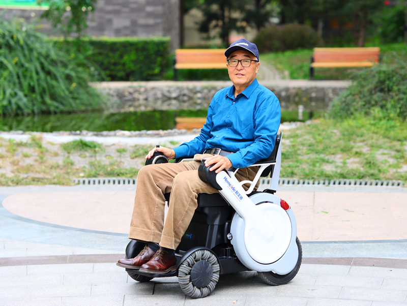 椅夫智能老年人助行椅